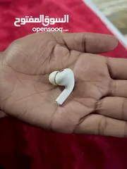  4 Apple airpods pro
