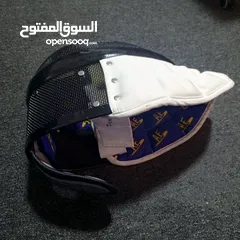  4 خوذة مبارزة بحالة ممتازة