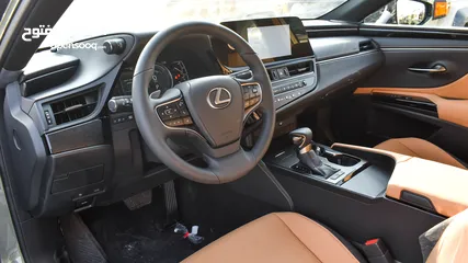  10 Lexus ES 300 Hybrid 2.5L