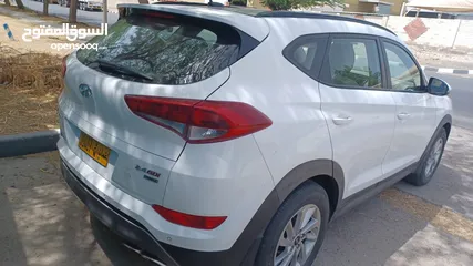  5 Hyundai Tucson 2.4L GDI ,White, 2016