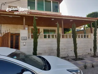  3 منزل مستقل للبيع في الزرقاء - شومر / حي الجنينه