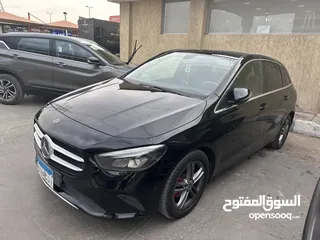  4 سيارة مرسيدس B180 للبيع