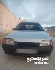  28 اوبل كدت ستيشن موديل 88 محرك 1600 انجكشن فحص قير عادي مرخصه ترخيص طويل