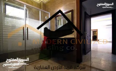  9 دابوق فيلا 680م في افخم واغلى موقع على اشاره النسر مقابل قصر زياد المناصير