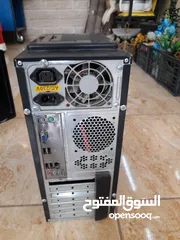  4 كمبيوتر مع شاشه مع سماعات ويندوز 7 كامل