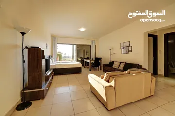  14 شاليهات بتالابيه وايلا  وفلل داخل وخارج تالابيه متوفر بأحجام مختلفه من غرفه ولغايه 4 غرف وفلل 7 غرف