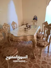  9 طاولة سفرة وفضية مصري حفر من الطراز الرفيع .   كراسي خشب زان عدد 8   للإستفسار