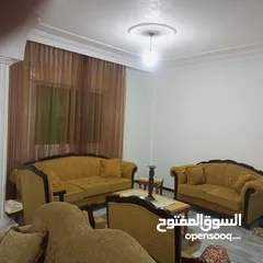 5 شقة مفروشة أرضية للايجار في ضاحية الرشيد 4 مكيفات بكل غرفة مكيف وبئر ماء خاص للشقة