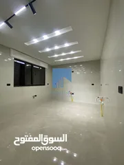  8 شقة أرضية فاخرة للبيع في الدوار السابع  - بالقرب من كوزمو 285م مع ترسات 150م تشطيب سوبر ديلوكس