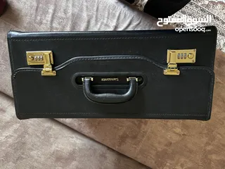  1 حقيبه ماركة سامسونايت Samsonite case