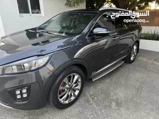  6 KIA SORENTO GT LINE