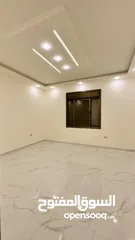  19 شقق جديده من المالك/ مجمع عمان مقابل الكارفور