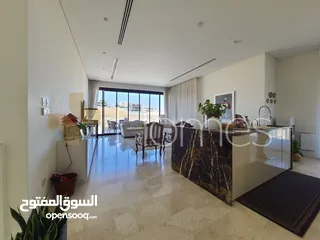  13 فيلا مع مسبح للبيع في طريق المطار بمساحة بناء 940م
