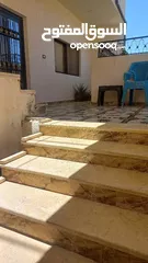  7 منزل للبيع