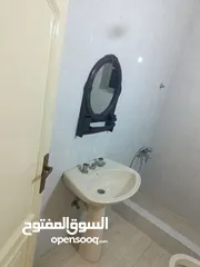  17 استوديو غرفة وصالة وحمامين وترث كبير