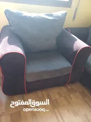  3 طقم كنب بحالة جيدة جدا للبيع