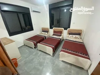  8 فيلا للبيع