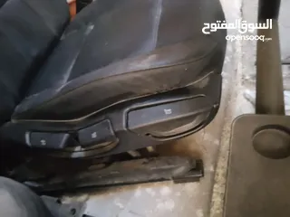  1 كراسي جلد bm e28,e29...e30 بحالة ممتازة جلد اصلي سيكة نظيفه لا يوجد فيها هريان مع بطانات جديدة اصلية