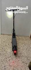  1 سكوتر كهربائي من شركة ninebot نوع سيجواي F25 المميز مع كل ملحقاته