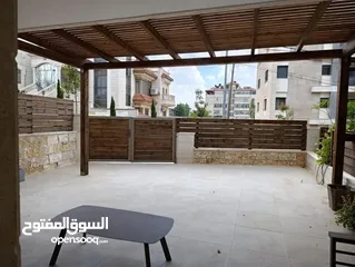  2 شقه للبيع مع حديقه في المصيون خلف البنك العربي