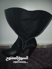  6 جزمة مع كعب لون اسود عدد 2