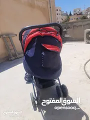  8 كوت طفل + حمالة طفل شبه جداد و نظاف و لم يتم استعمالهم إلّا مرتين و عرباية طفل مستعملة جيدة جداً
