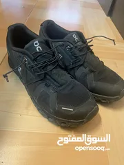  3 بوت اون كلاود ملبوس فقط مرة وحدة بحالة جيدة جدا و بسعر مغري
