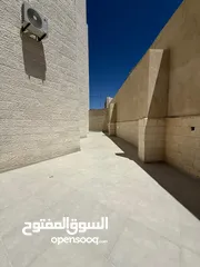  25 شقة شبه ارضي مع ترسات سوبر ديلوكس باجمل مناطق الجبيهة