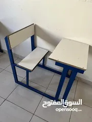  2 مقاعد مدرسية مستعملة للبيع