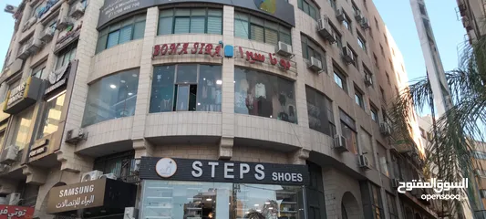  1 محل للبيع بالخلو بسعر مغري