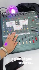  8 سماعات حفلات للإيجار