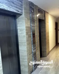  2 شقة على شارع مزون للايجار شامل الماء والكهرباء flat for rent