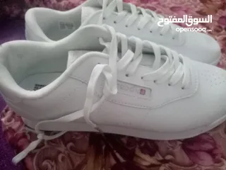  2 حذائين ريبوك غير مستعمل صناعه فيتنام