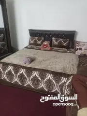  3 للبيع  خزانة حجم كبير وتخت مزدوج