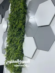  26 اثاث مكتبي كراسي شبك/ مدير جلد /طاولات اجتماعات / مكاتب فردية شبه جديد لمركز دراسي لم يعمل