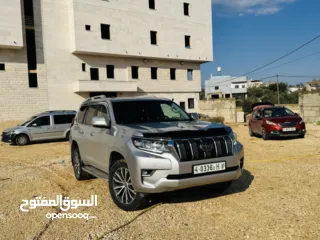  11 تويتا لاند كلوزر