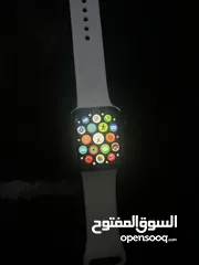  4 Apple Watch SE model 40mm