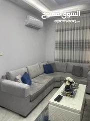 1 للبيع طقم كنب غرفة معيشة بحالة ممتازة