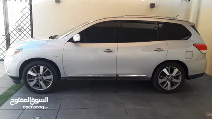  1 Urgently for sale Full option Nissan Pathfinder 2013 model GCC specs in Abu Dhabi