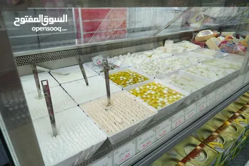  3 محل تجاري في موقع مميز وحيوي جدا للبيع