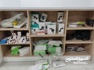  30 بضاعة محل للبيع