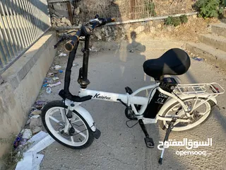  1 بسكليت كهربا مع كسداه الحاله جيده ومعه شنطه كبيره نوعن ما