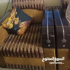  1 طخم 5 قطع مع ميز خشب وطبلات