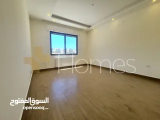  7 شقة ارضية مع حديقة للبيع في قرية النخيل بمساحة بناء 220م