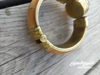  13 سواره نسائي. نحاس وحجر عقيق