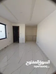  12 اخير مع روف تلاع العلي 148م  وتراس 50م مطل