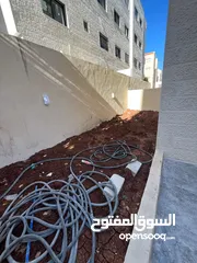  6 شقة ثالث مع روف في ضاحية الياسمين بتشطيب مميز