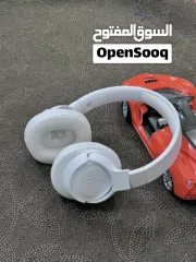  10 20+ Headphones available  Oh specs only (brand - Sony Boss Apple Beats JBL etc,.)