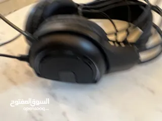  20 سماعة fantech sniper II (2) مستعمله استعمال خفييييف جدا بحالة ممتازة نظيفة بدون اعطال وفيها الوانRGB