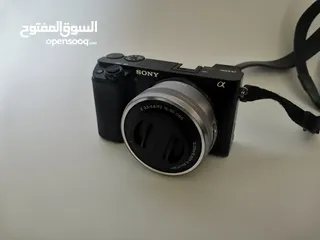  1 كاميرا سوني الفا 6100 شتر قليل استخدام بسيط تصوير بطيء 120 فريم الكاميرا بحال الوكاله كما الصور